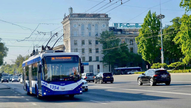 Движение общественного транспорта на площади Великого национального собрания 30 - 31 августа 2024 года